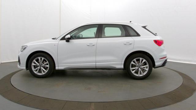 Audi Q3 image 2