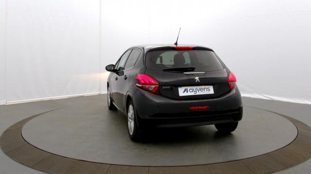 Peugeot 208 image 8