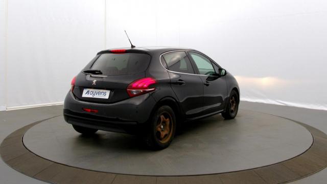 Peugeot 208 image 7