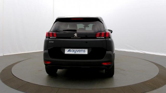 Peugeot 5008 image 1