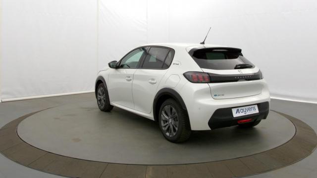 Peugeot E-208 image 8