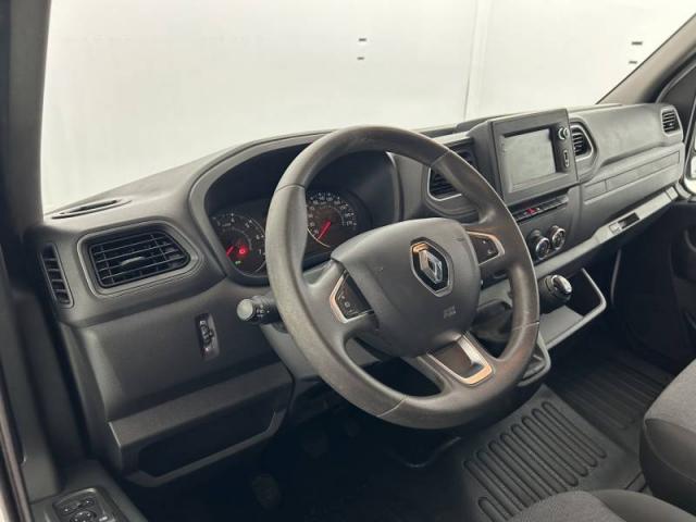 Renault Master image 1