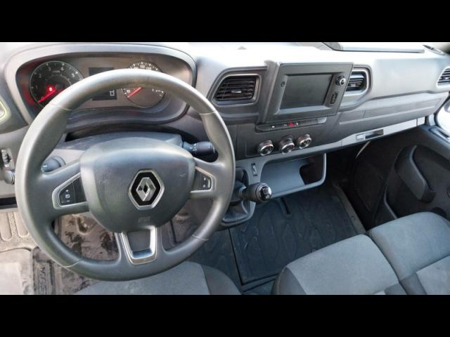 Renault Master image 1