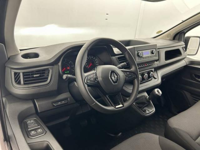 Renault Trafic image 1