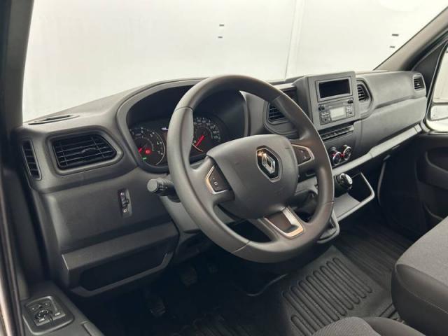 Renault Master image 1