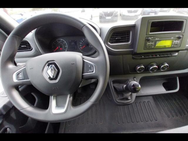 Renault Master image 2