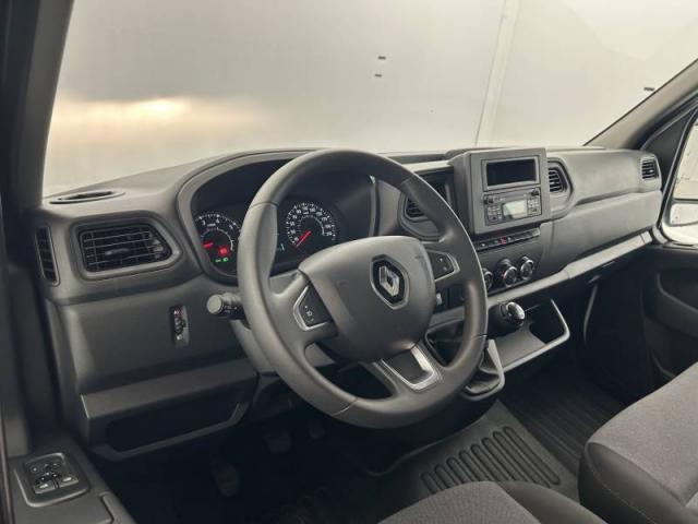 Renault Master image 1