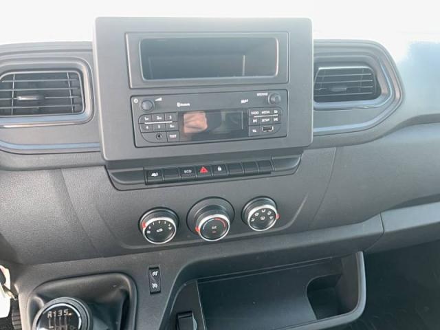 Renault Master image 8