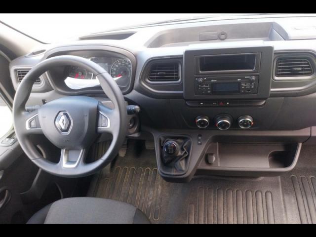 Renault Master image 2