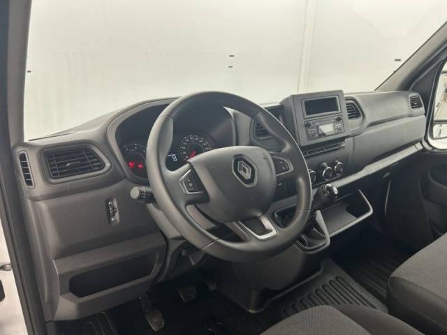 Renault Master image 1