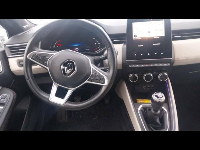 Renault Clio image 2