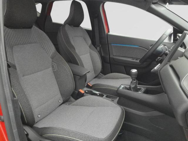 Renault Captur image 2