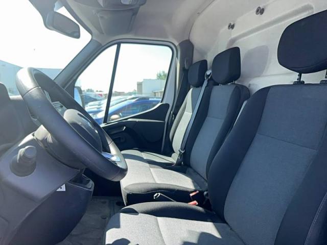 Renault Master image 2