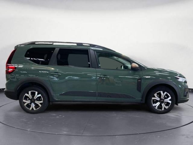Dacia Jogger image 1
