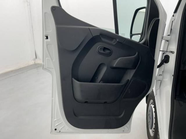 Renault Master image 1