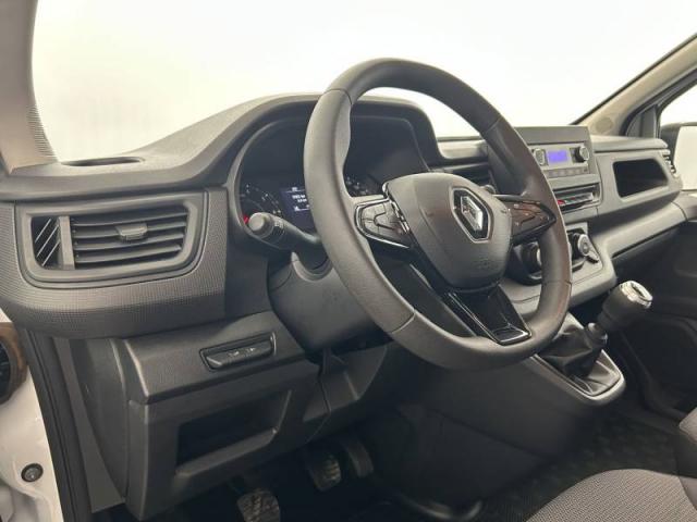 Renault Trafic image 1