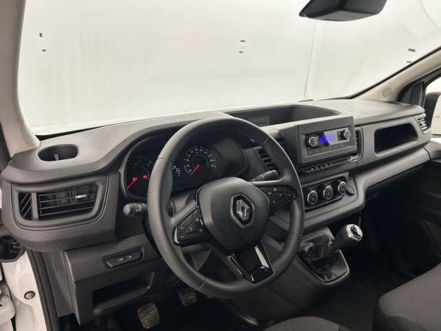 Renault Trafic image 1