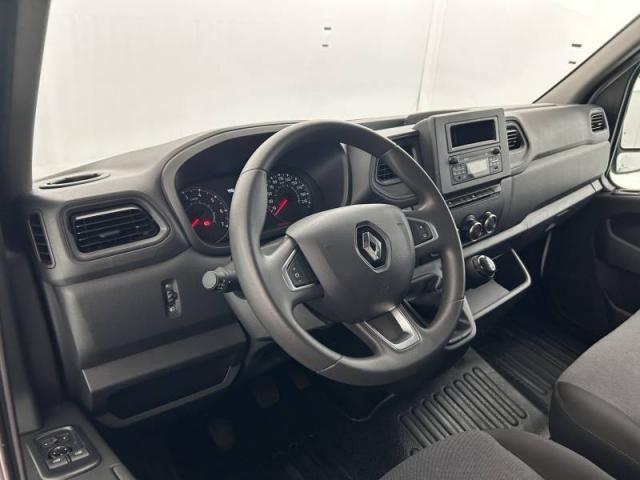 Renault Master image 1