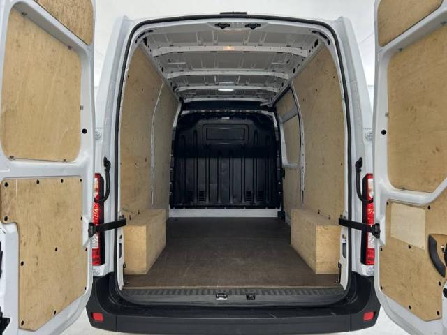 Renault Master image 2