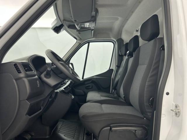 Renault Master image 9