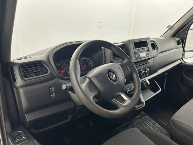 Renault Master image 1