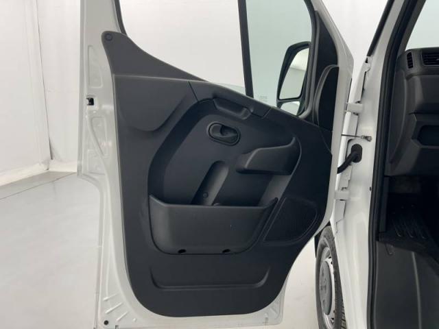 Renault Master image 8