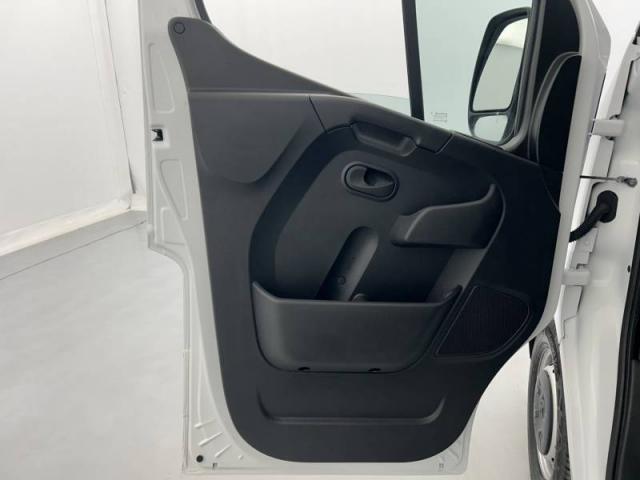 Renault Master image 7