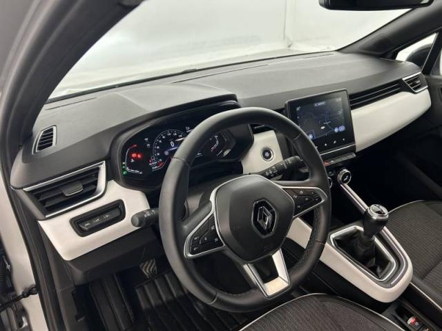 Renault Clio image 8