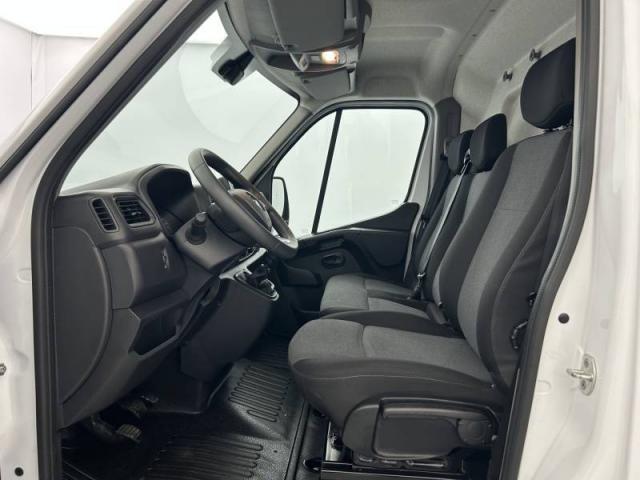 Renault Master image 8
