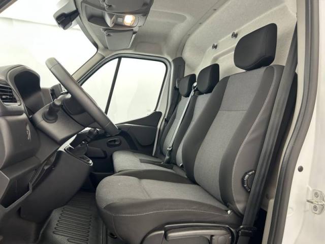 Renault Master image 8