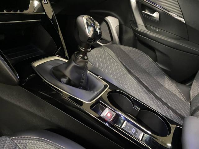 Peugeot 2008 image 9