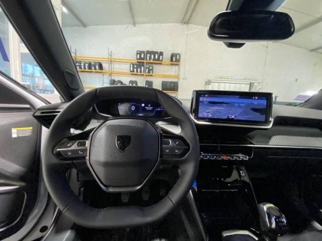Peugeot 2008 image 8