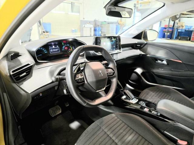 Peugeot 208 image 3