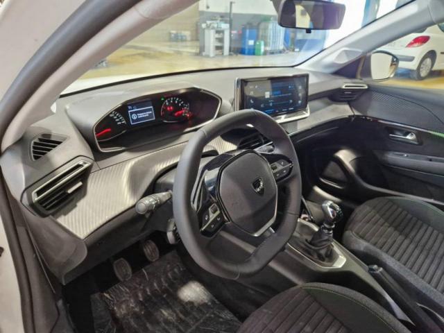 Peugeot 208 image 9