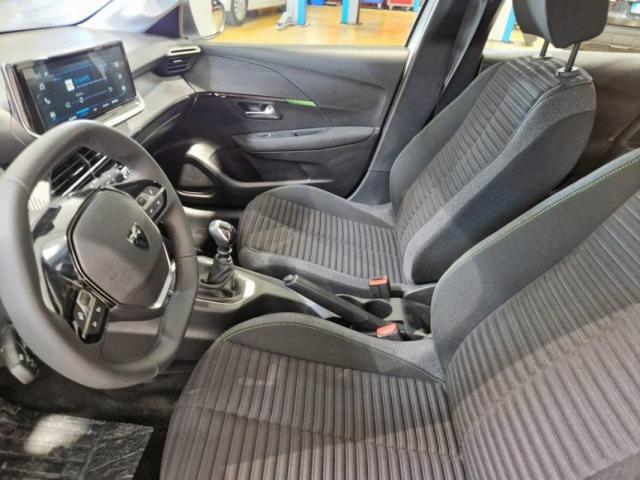 Peugeot 208 image 3