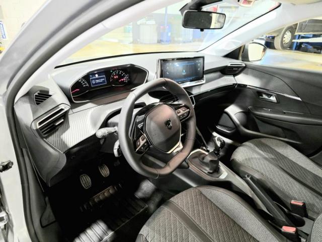 Peugeot 208 image 6