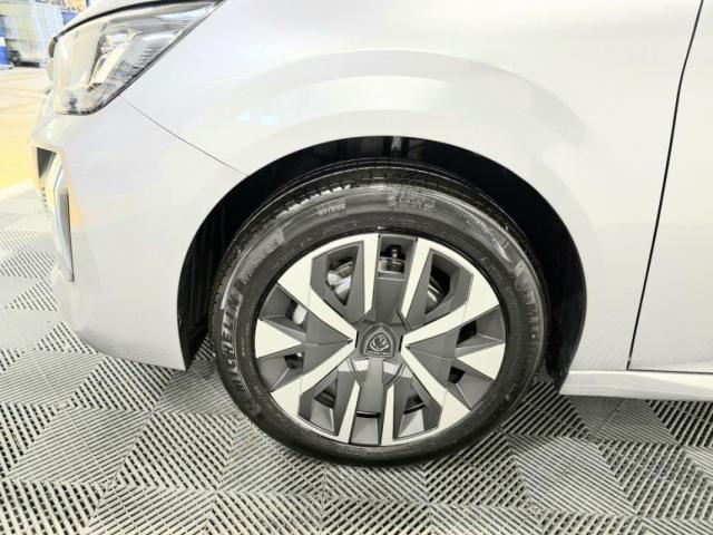 Peugeot 208 image 7
