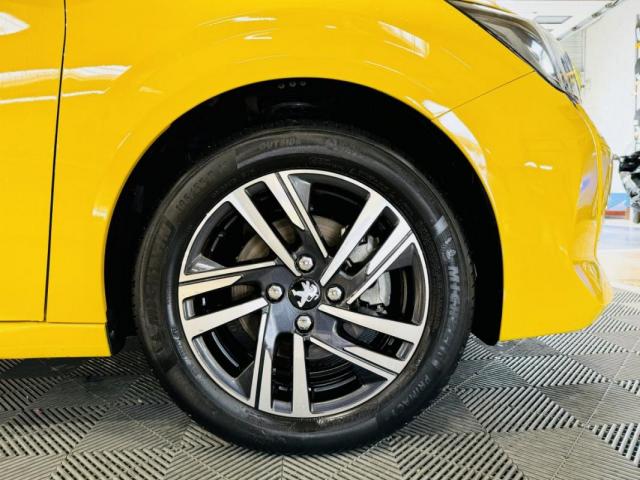 Peugeot 208 image 9