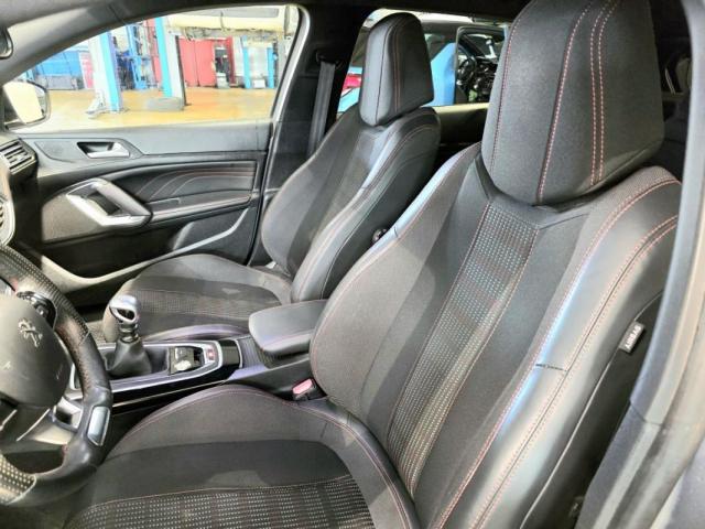 Peugeot 308 image 9