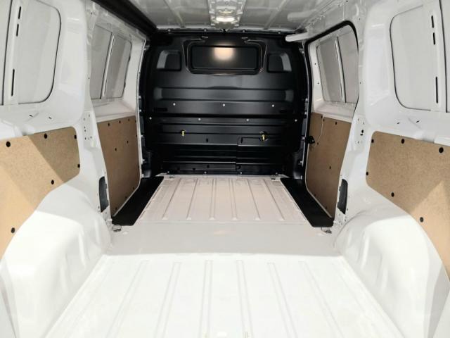 Peugeot Expert image 2