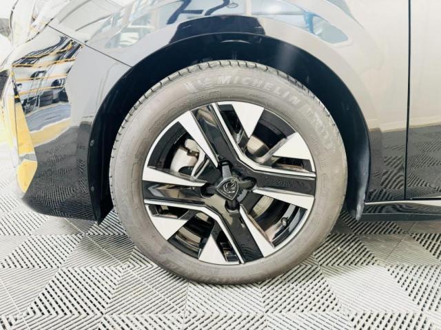 Peugeot 208 image 9