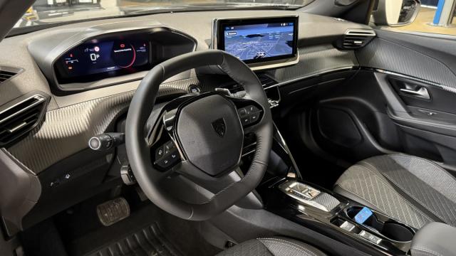 Peugeot 2008 image 8