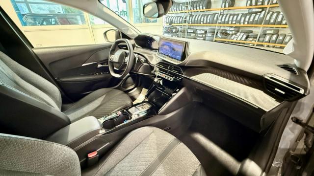 Peugeot 208 image 5
