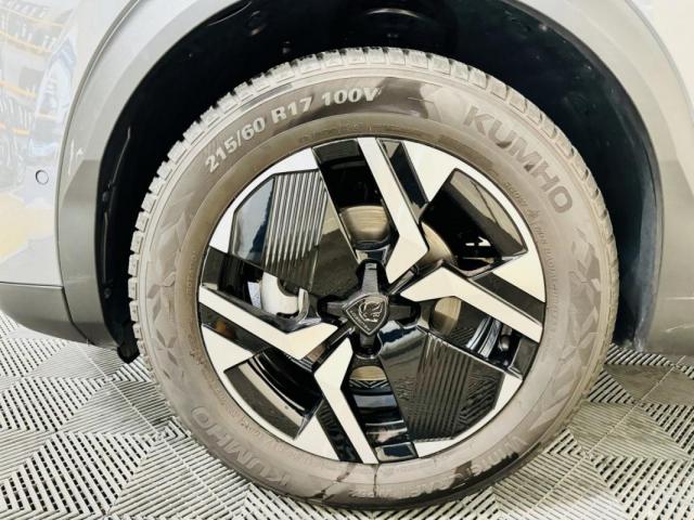 Peugeot 2008 image 1