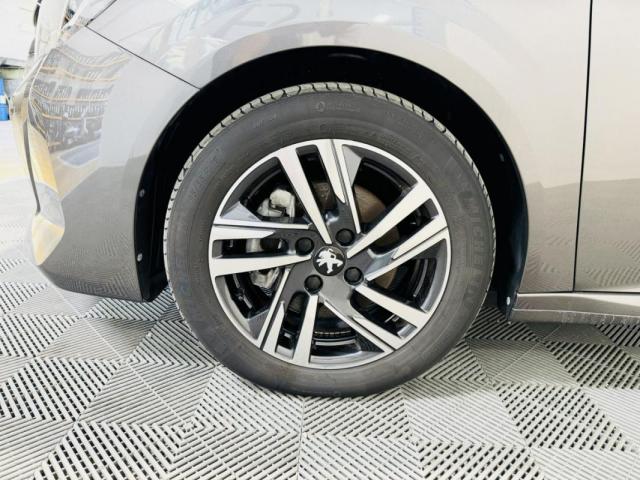 Peugeot 208 image 9