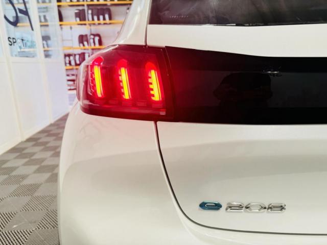 Peugeot E-208 image 4