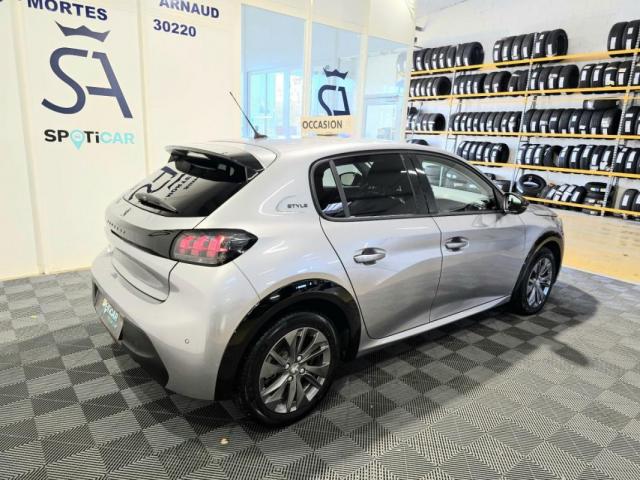 Peugeot E-208 image 4