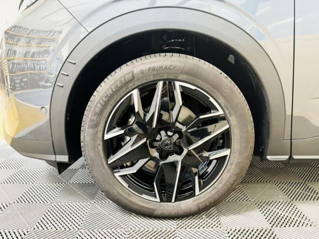 Peugeot 5008 image 1