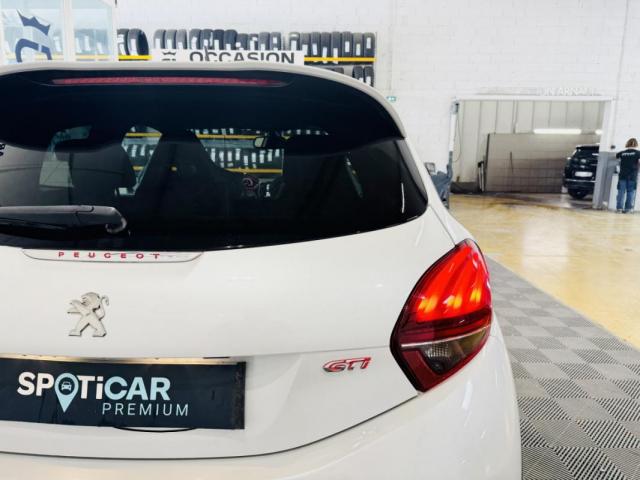 Peugeot 208 image 8