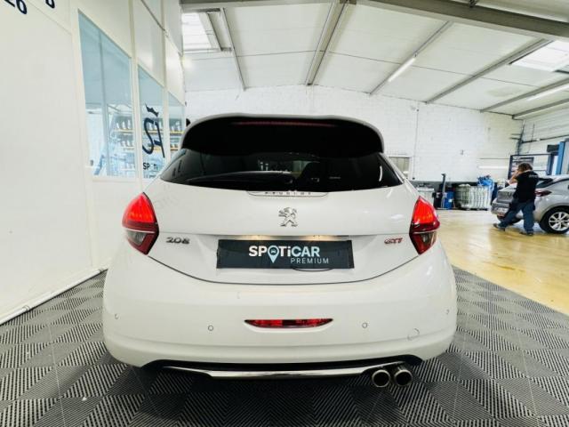 Peugeot 208 image 7